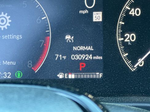 Used 2025 Honda HR-V Sport image 24