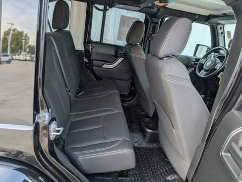 Used 2017 Jeep Wrangler Unlimited Sahara w/ Connectivity Group image 23