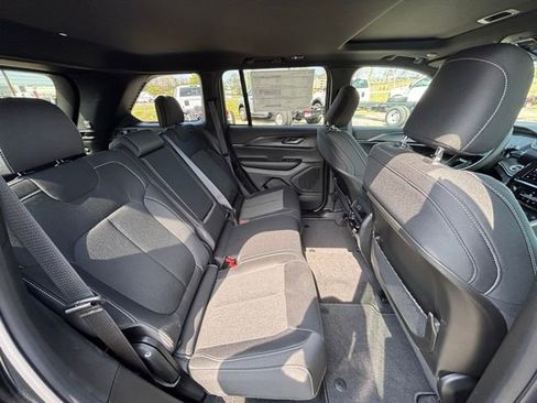 New 2026 Jeep Grand Cherokee Laredo X RWD image 10