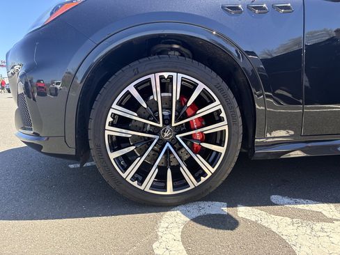 Used 2024 Maserati Grecale Trofeo AWD/4WD image 14