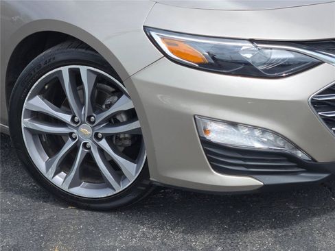 Used 2023 Chevrolet Malibu LT w/ Driver Confidence Package FWD image 3