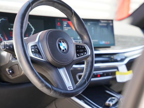 Used 2024 BMW X5 sDrive40i w/ M Sport Package RWD image 17
