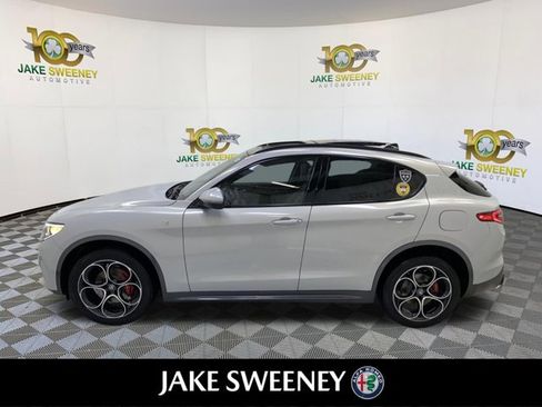 Used 2023 Alfa Romeo Stelvio Ti image 6