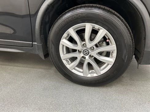 Used 2018 Nissan Rogue SV w/ Premium Package image 27