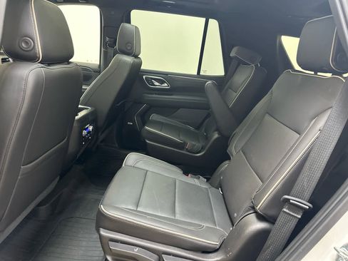 Used 2021 GMC Yukon SLT w/ SLT Luxury Plus Package image 6