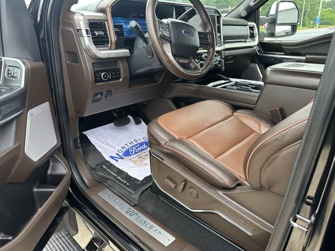 Used 2025 Ford F450 King Ranch w/ Chrome Package AWD/4WD image 15