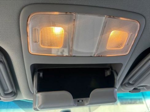 Used 2009 Hyundai Elantra GLS image 30