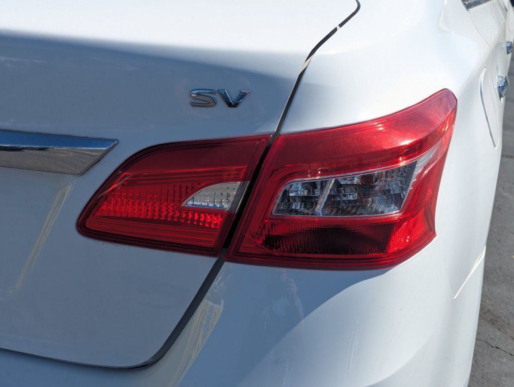 Used 2018 Nissan Sentra SV FWD image 5