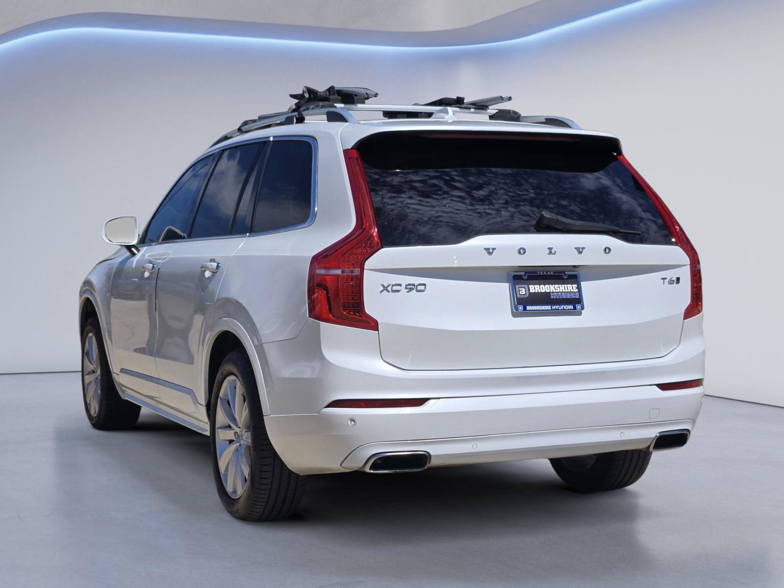 Used 2018 Volvo XC90 T6 Momentum w/ Momentum Plus Package AWD/4WD image 8