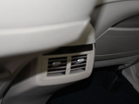 Used 2011 Toyota Venza AWD w/ Convenience Pkg image 17