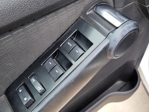 Used 2009 Ford Explorer XLT image 4