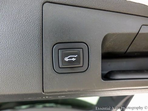 Certified 2017 Cadillac XT5 Luxury w/ Driver Awareness Package image 22