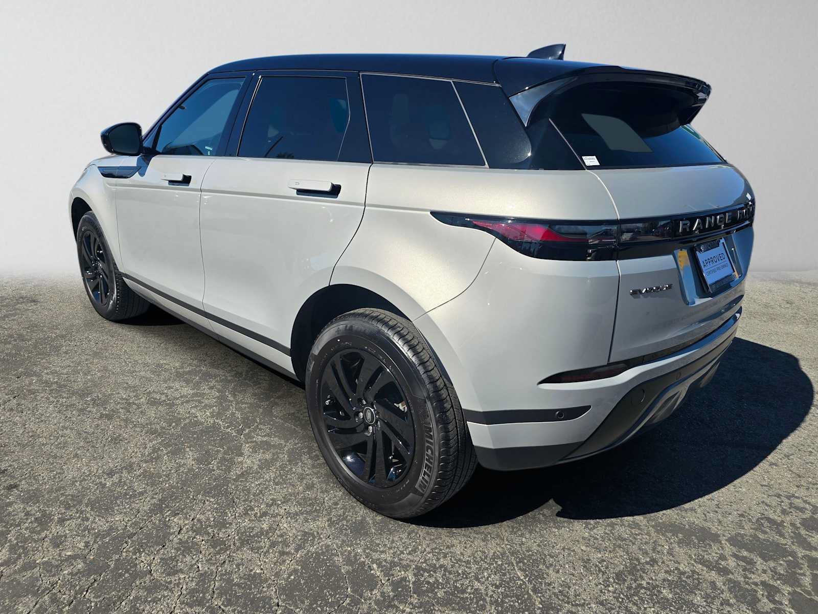 Used 2026 Land Rover Range Rover Evoque S AWD/4WD image 3