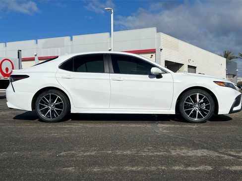 Certified 2024 Toyota Camry SE image 3
