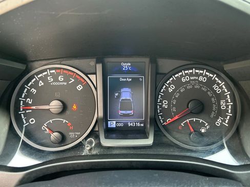 Used 2020 Toyota Tacoma SR w/ SR Convenience Package image 16