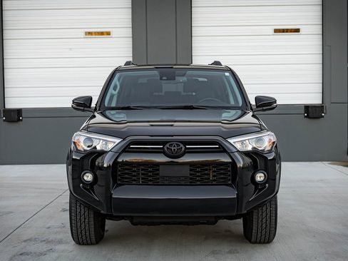Used 2021 Toyota 4Runner SR5 Premium image 3