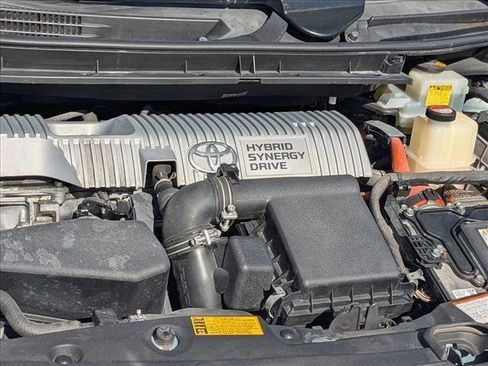 Used 2015 Toyota Prius Two image 21