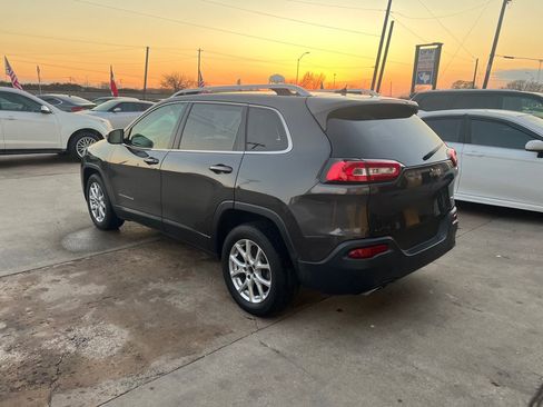 Used 2015 Jeep Cherokee Latitude FWD image 4