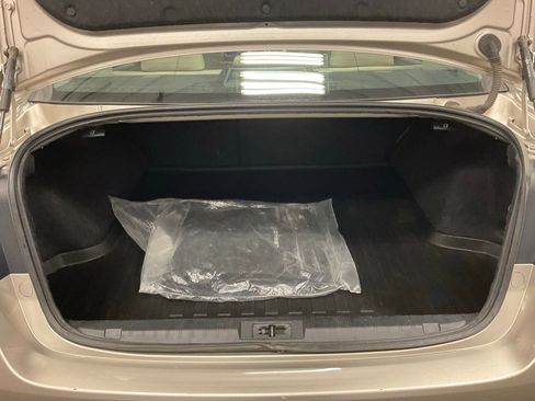 Used 2017 Subaru Legacy 2.5i Premium AWD/4WD image 9
