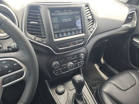 Used 2022 Jeep Cherokee Latitude w/ Trailer Tow Group AWD/4WD image 29