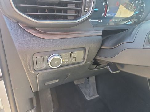 Used 2021 Ford Explorer Limited AWD/4WD image 16