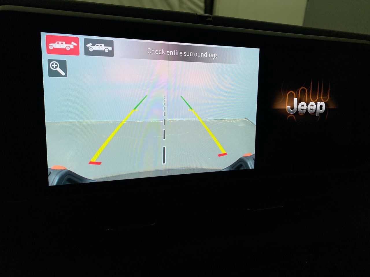 Used 2025 Jeep Gladiator Mojave AWD/4WD image 18