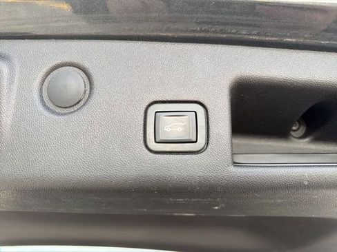 Used 2018 Chevrolet Equinox LT image 26