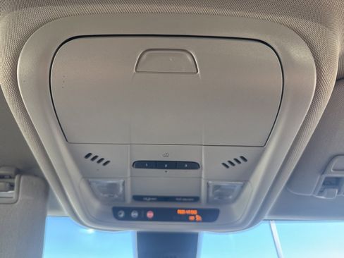 Used 2021 Chevrolet Equinox Premier image 20