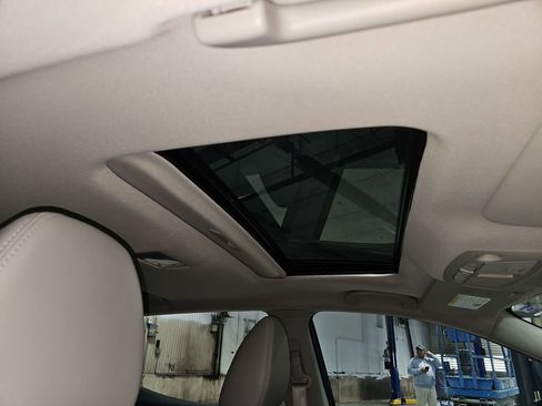 Used 2018 Nissan Rogue Sport SL w/ SL Premium Package image 16