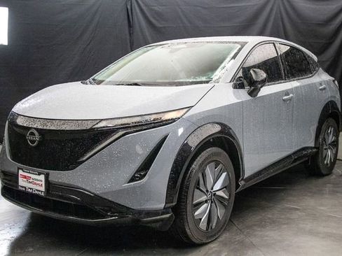 Used 2025 Nissan Ariya AWD image 6