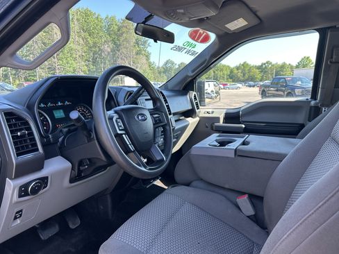 Used 2017 Ford F150 XLT AWD/4WD image 11