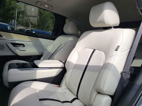 Used 2024 MAZDA CX-90 3.3 Turbo S w/ Premium Plus image 17