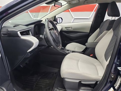 Used 2021 Toyota Corolla LE w/ Carpet Mat Package (TMS) image 14