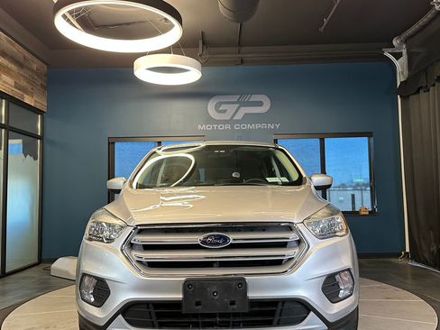 Used 2017 Ford Escape SE w/ SE Cold Weather Package AWD/4WD image 8