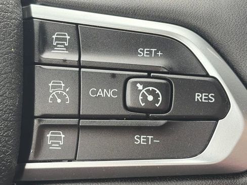 Used 2025 Jeep Compass Limited AWD/4WD image 44
