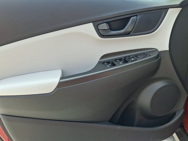 Certified 2023 Hyundai Kona SEL AWD/4WD image 12