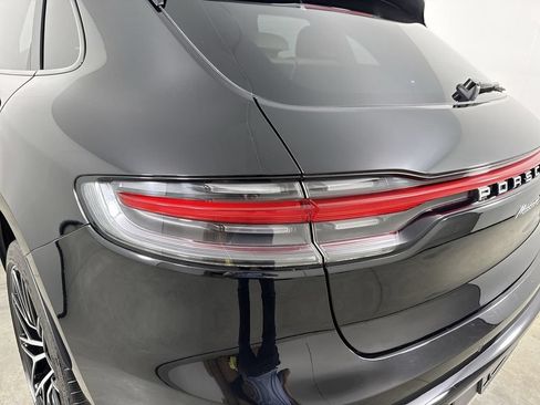Certified 2022 Porsche Macan S w/ Premium Package Plus AWD/4WD image 17
