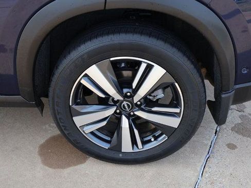 Certified 2024 Nissan Rogue SL w/ SL Premium Package FWD image 9