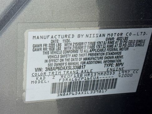 Used 2025 Nissan Kicks SR image 28