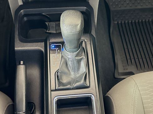 Certified 2017 Toyota Tacoma SR w/ Tow Package image 18