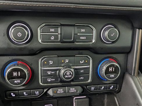 Used 2021 Chevrolet Tahoe High Country w/ Premium Package image 31