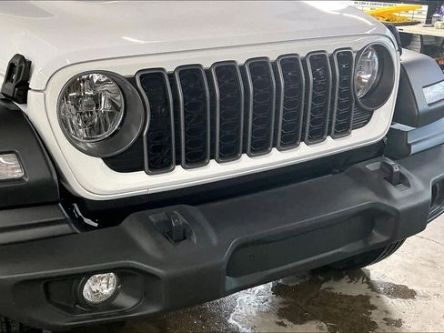 Used 2026 Jeep Wrangler Sport image 33