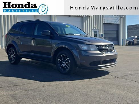 Used 2018 Dodge Journey SE w/ Blacktop Package FWD image 1