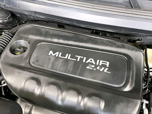 Used 2015 Jeep Cherokee Sport image 30