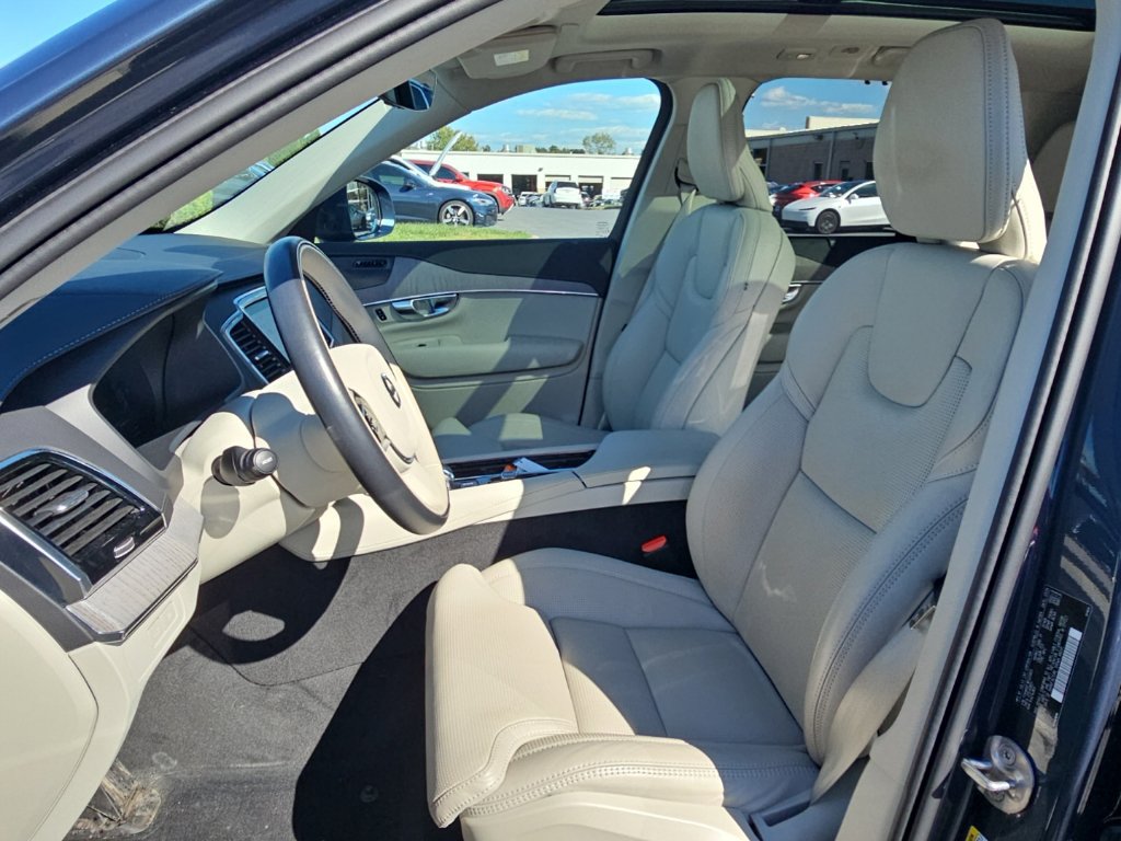 Used 2024 Volvo XC90 T8 Ultimate w/ Protection Package Premier AWD/4WD image 3