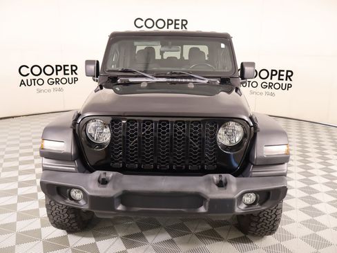 Used 2020 Jeep Gladiator Sport w/ Quick Order Package 24S AWD/4WD image 9