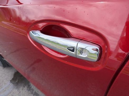 Used 2018 Nissan Rogue SV w/ Premium Package image 19