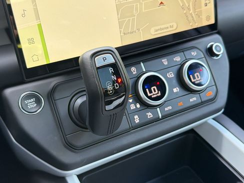 New 2026 Land Rover Defender 110 X-Dynamic SE AWD/4WD image 19