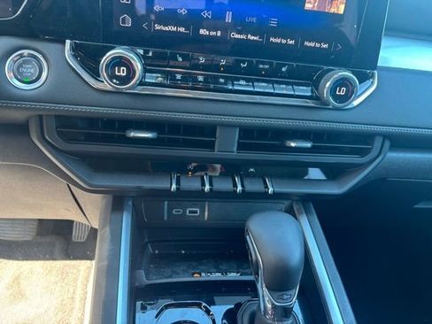 New 2026 Chevrolet Colorado LT w/ LT Convenience Package AWD/4WD image 22