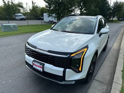 Certified 2026 Kia Sportage EX w/ EX Panoramic Sunroof Package AWD/4WD image 6